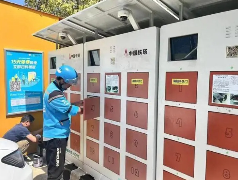 1分鐘讓外賣小哥隨時(shí)“滿電”，武漢兩萬(wàn)組鋰電池?fù)Q新“上崗”